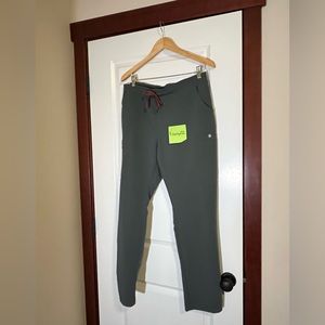 Womens large yola scrub bottoms bonsai